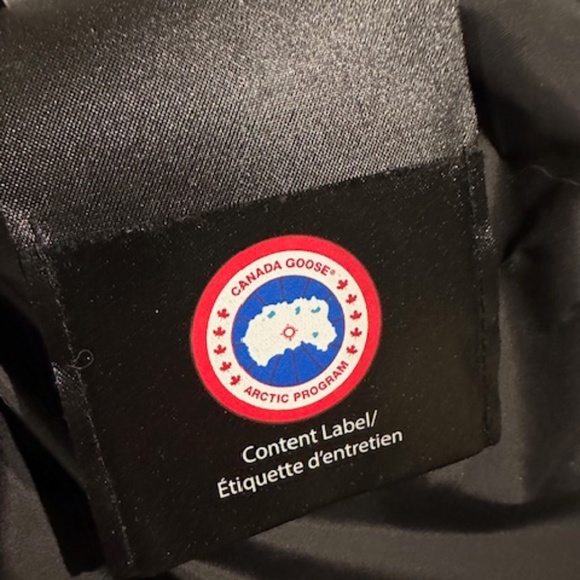 COPY - Canada Goose Women's Lorette Coat, size S/P in black - Picture 4 of 12